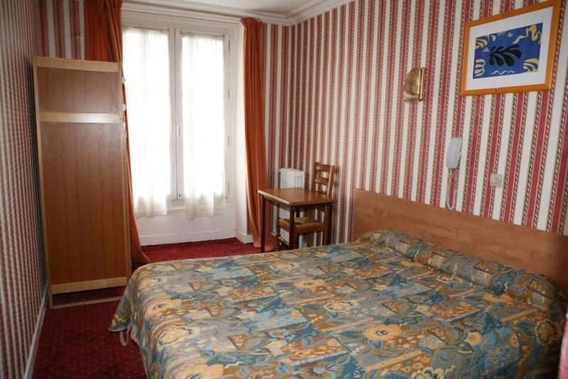 Sully Hotel Париж Стая снимка