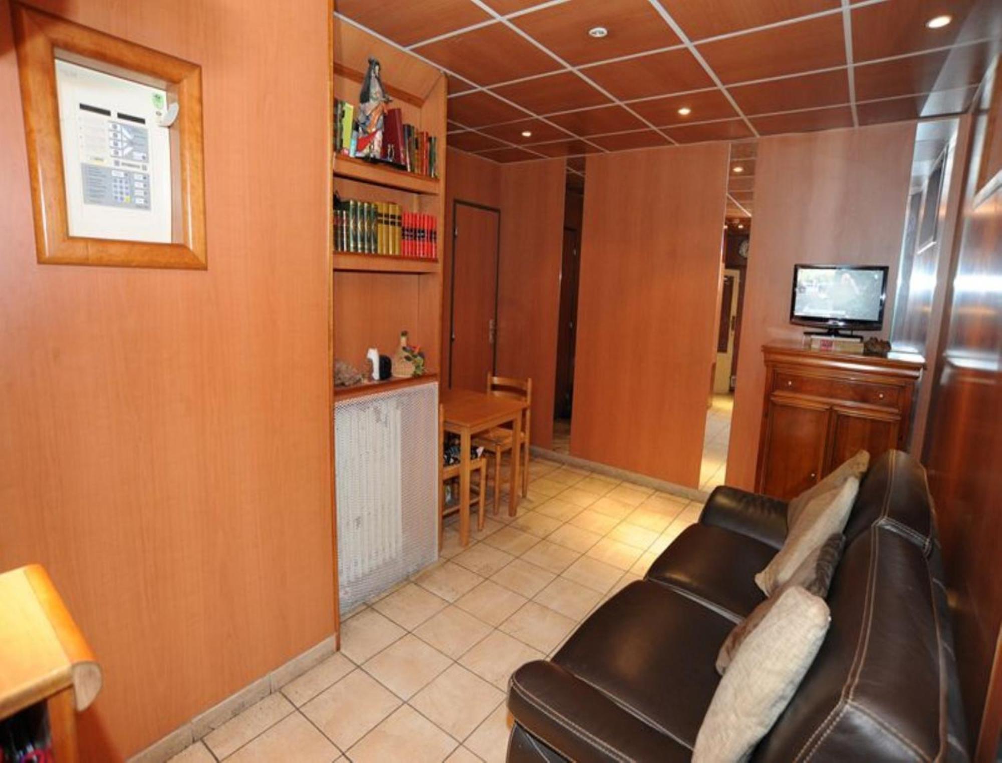 Sully Hotel Париж Екстериор снимка