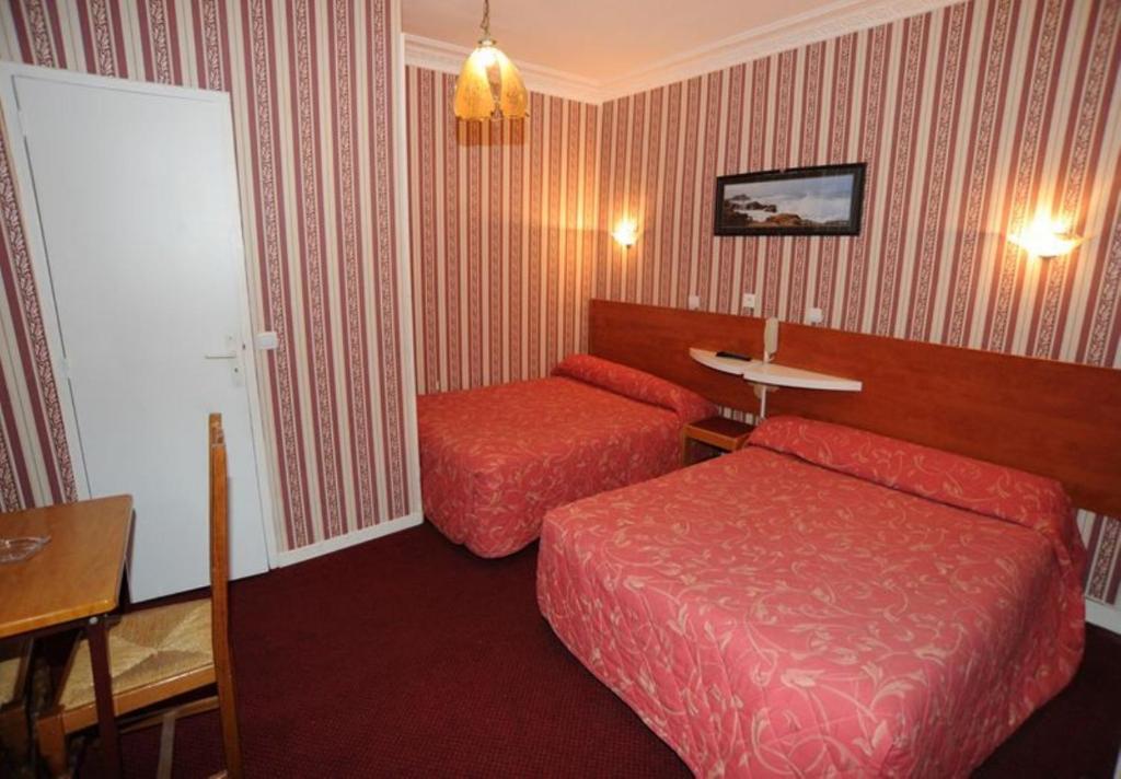 Sully Hotel Париж Стая снимка