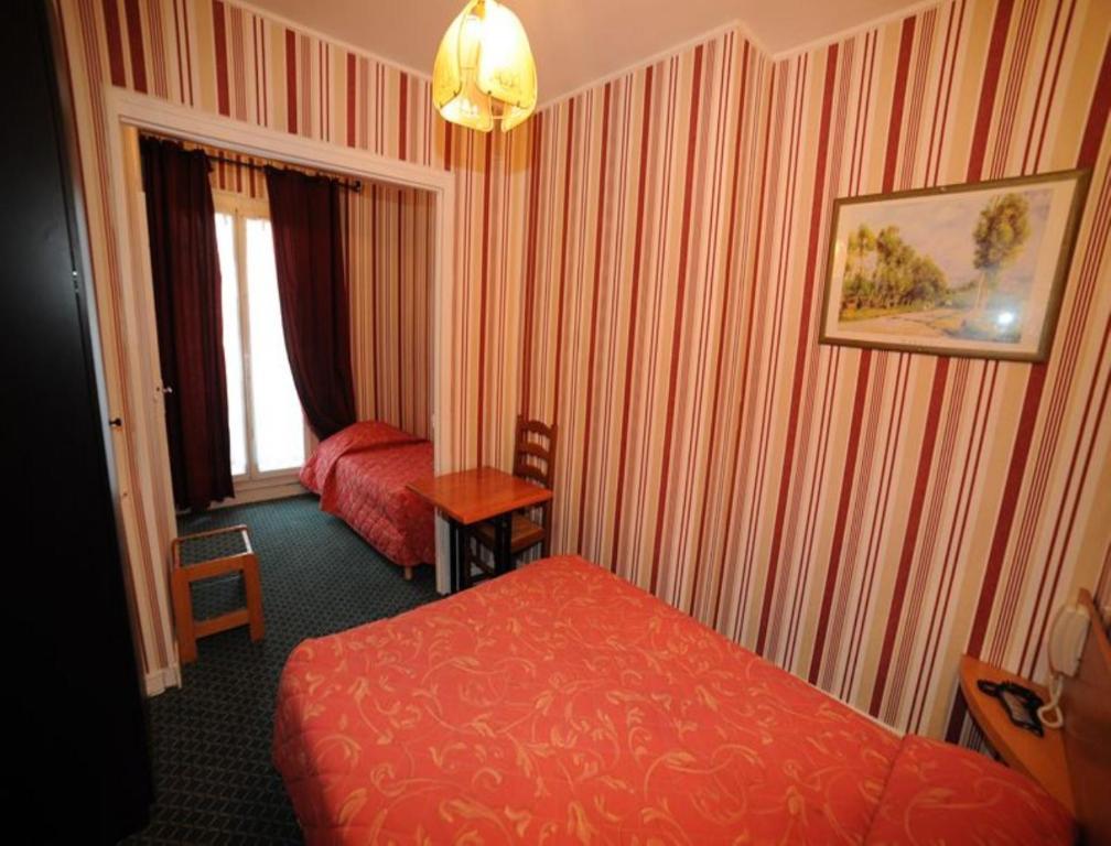 Sully Hotel Париж Стая снимка