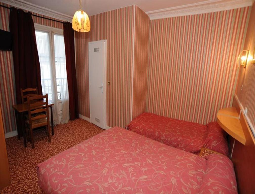 Sully Hotel Париж Стая снимка