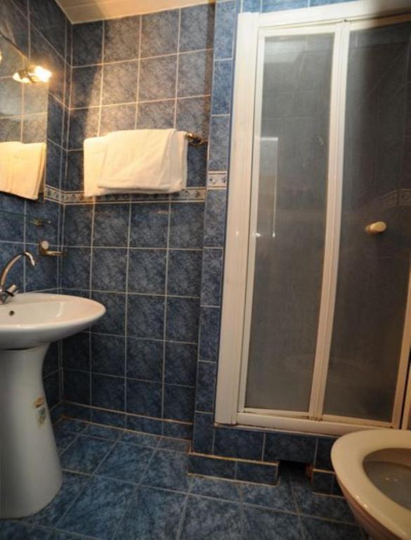 Sully Hotel Париж Стая снимка
