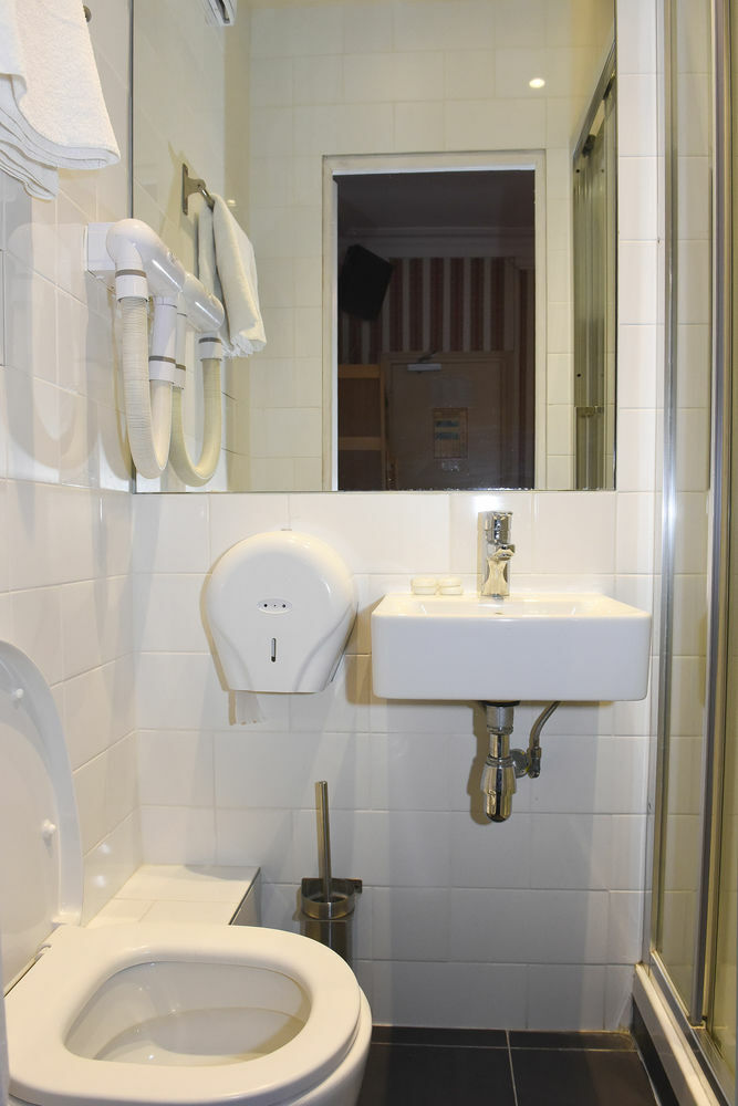 Sully Hotel Париж Екстериор снимка