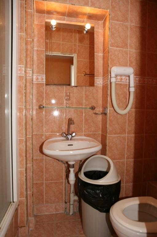 Sully Hotel Париж Екстериор снимка
